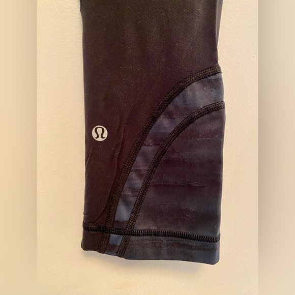 Lululemon Athletica crop pants - Picture 3 of 6